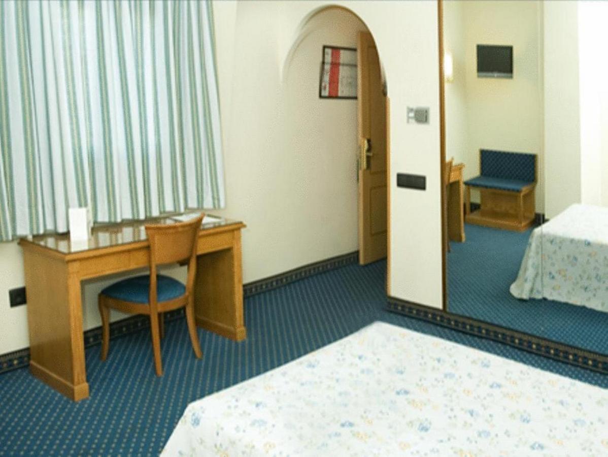 Hotel Ebora By Vivere Stays Talavera de la Reina Eksteriør billede